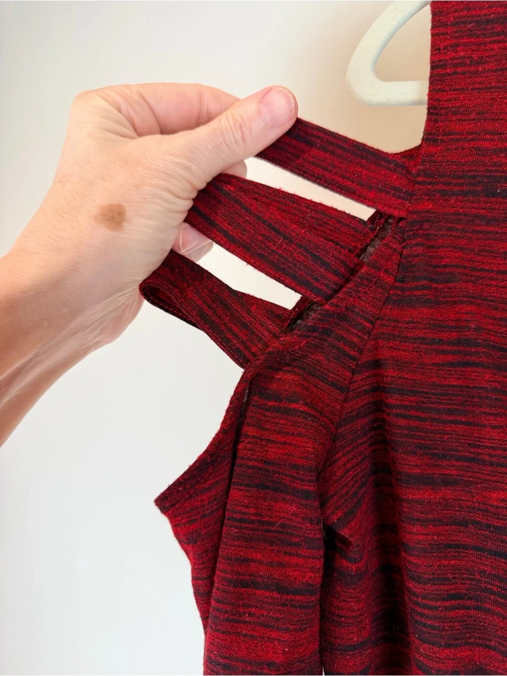 Rock & Republic Red and Black Striped Cold-Shoulder V-Neck Top Size Large